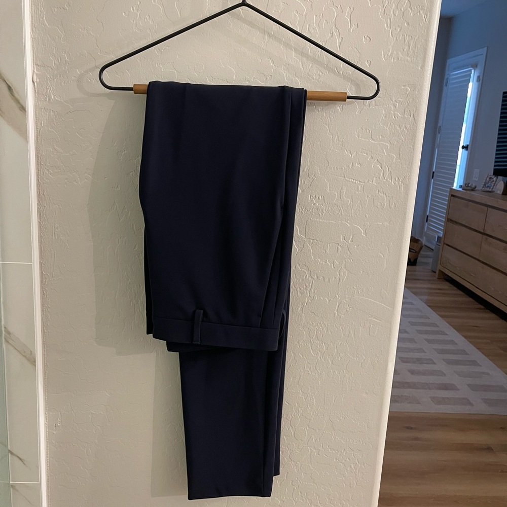 New Theory Clinton Suit in Precision Ponte (38R and 29) - Picture 5 of 8